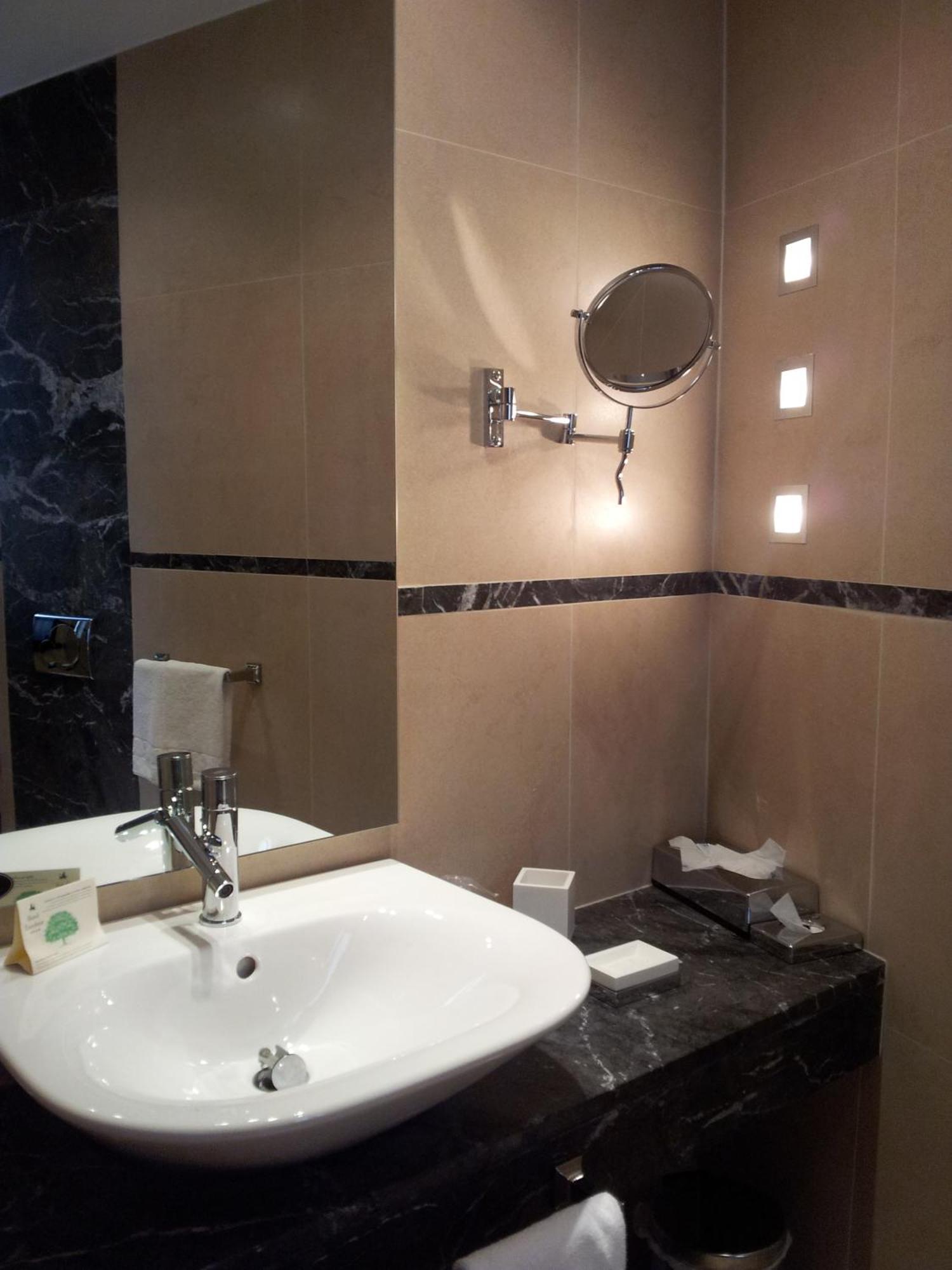 Hotel Excelsior Ла-Маддалена Экстерьер фото